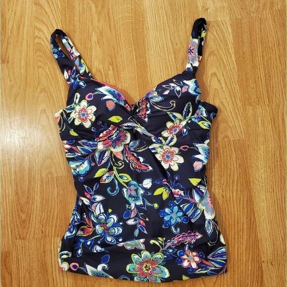 Anne Cole Holiday Twist-Front Underwire Tankini - Picture 2 of 12